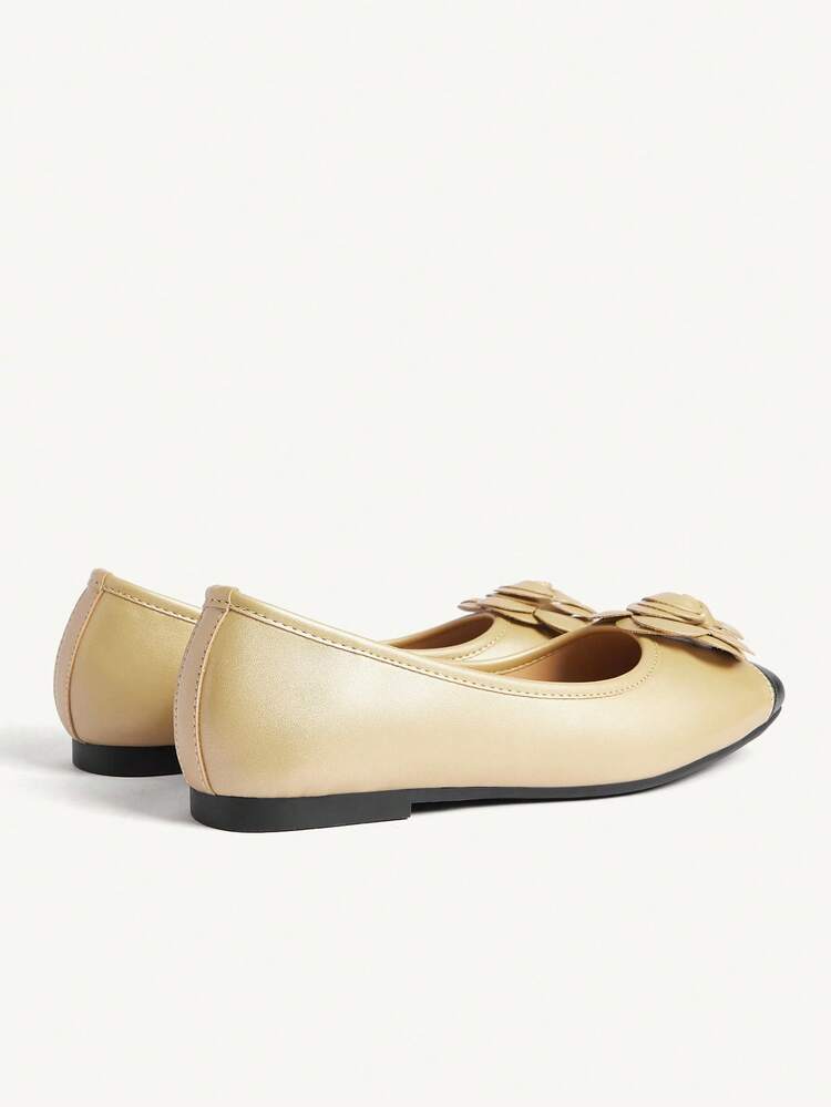 CUCCOO CHICEST Women's Elegant Commuter Flats With 3D Flower Decor Valentine's Day Elegant Shoes