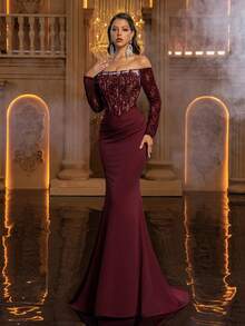 Glamrae Robe fourreau élégante en chiffon à empiècement de broderie française bordeaux, avec manches longues, taille froncée ornée de perles et de strass, épaules dénudées. Convient pour mariage, gala, événement, banquet, affaires, concert en tant que robe de soirée pour femme, robe, robe d'invitée, robe longue - Fushia - Voir 7