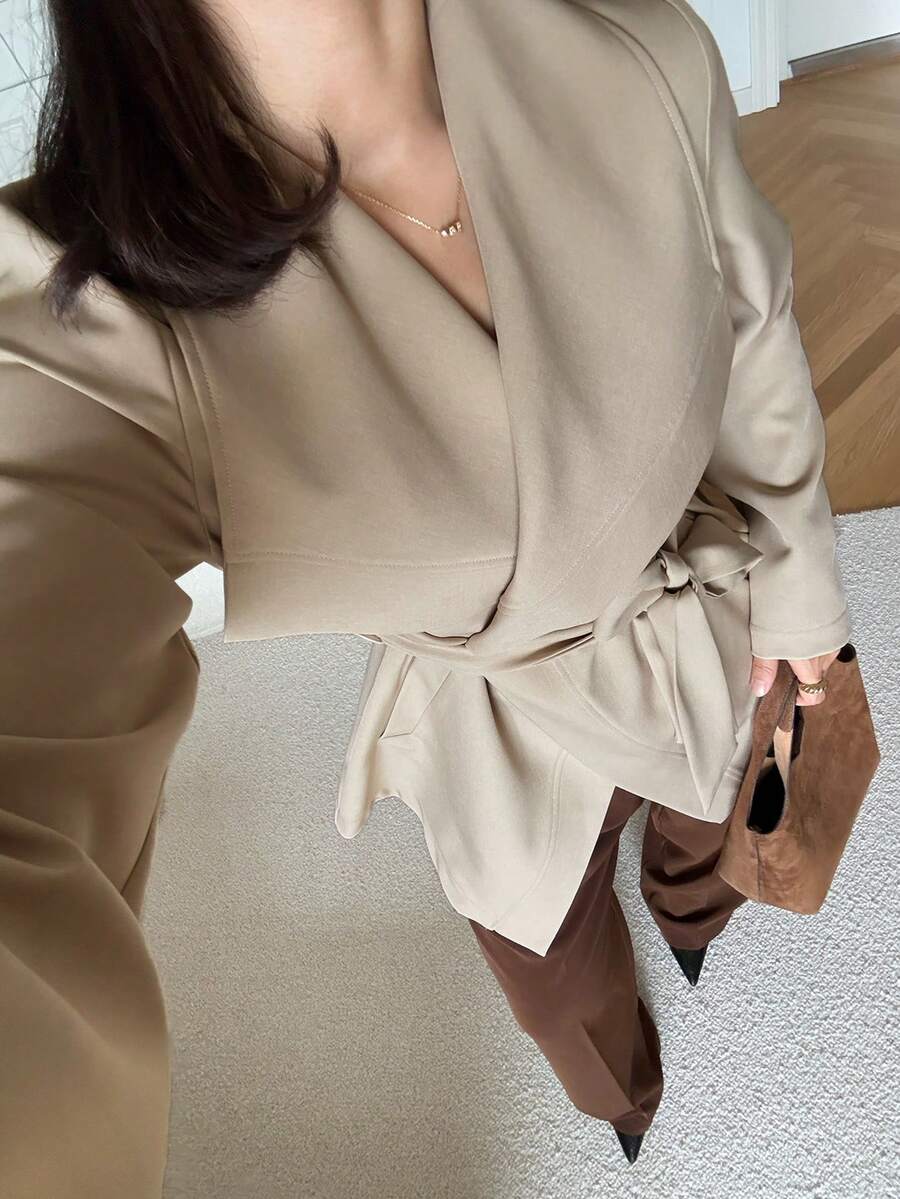 DAZY 女士休闲纯色翻领腰带常规款外套，春秋季 - 卡其色 - 查看 1