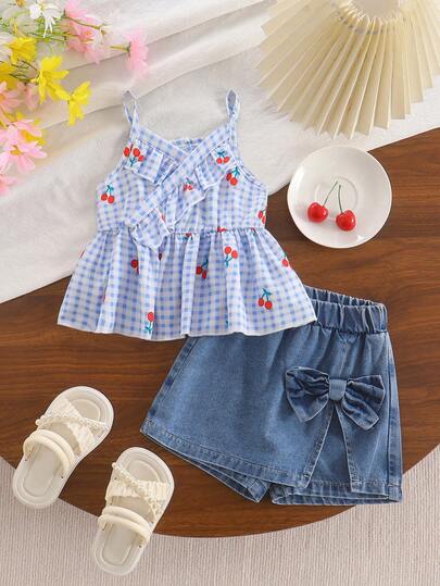SHEIN 2件套女婴春夏休闲风套装，纯色无袖吊带上衣和蝴蝶结装饰短牛仔裤