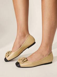 CUCCOO CHICEST 女士优雅通勤平底鞋，饰有3D立体花朵图案 - 金色 - 查看 6