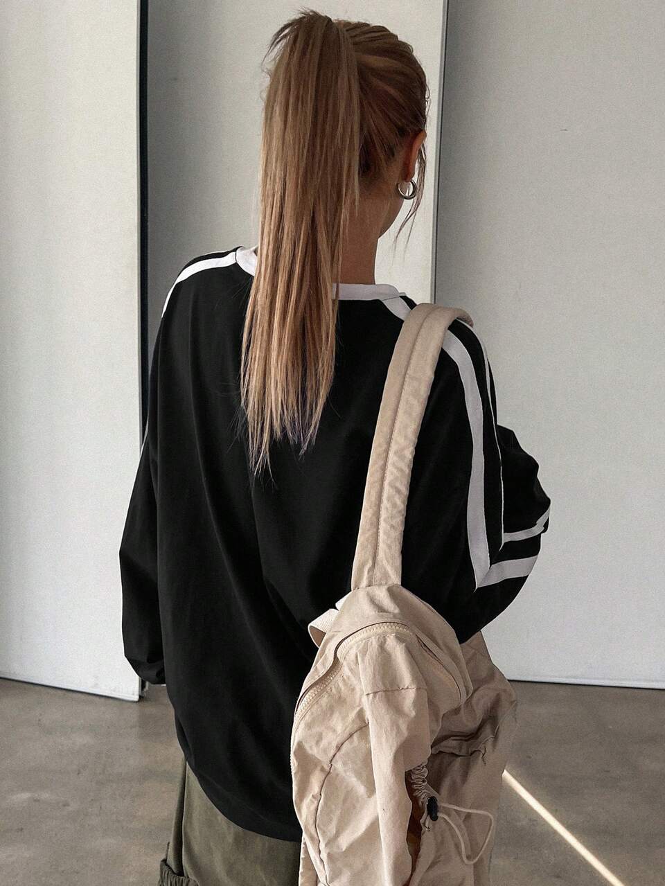 Women's Black And White Striped Loose Fit Long Sleeve T-Shirt,Round Neck Preppy Tops For Autumn,Streetwear,School & Back-To-School Clothes