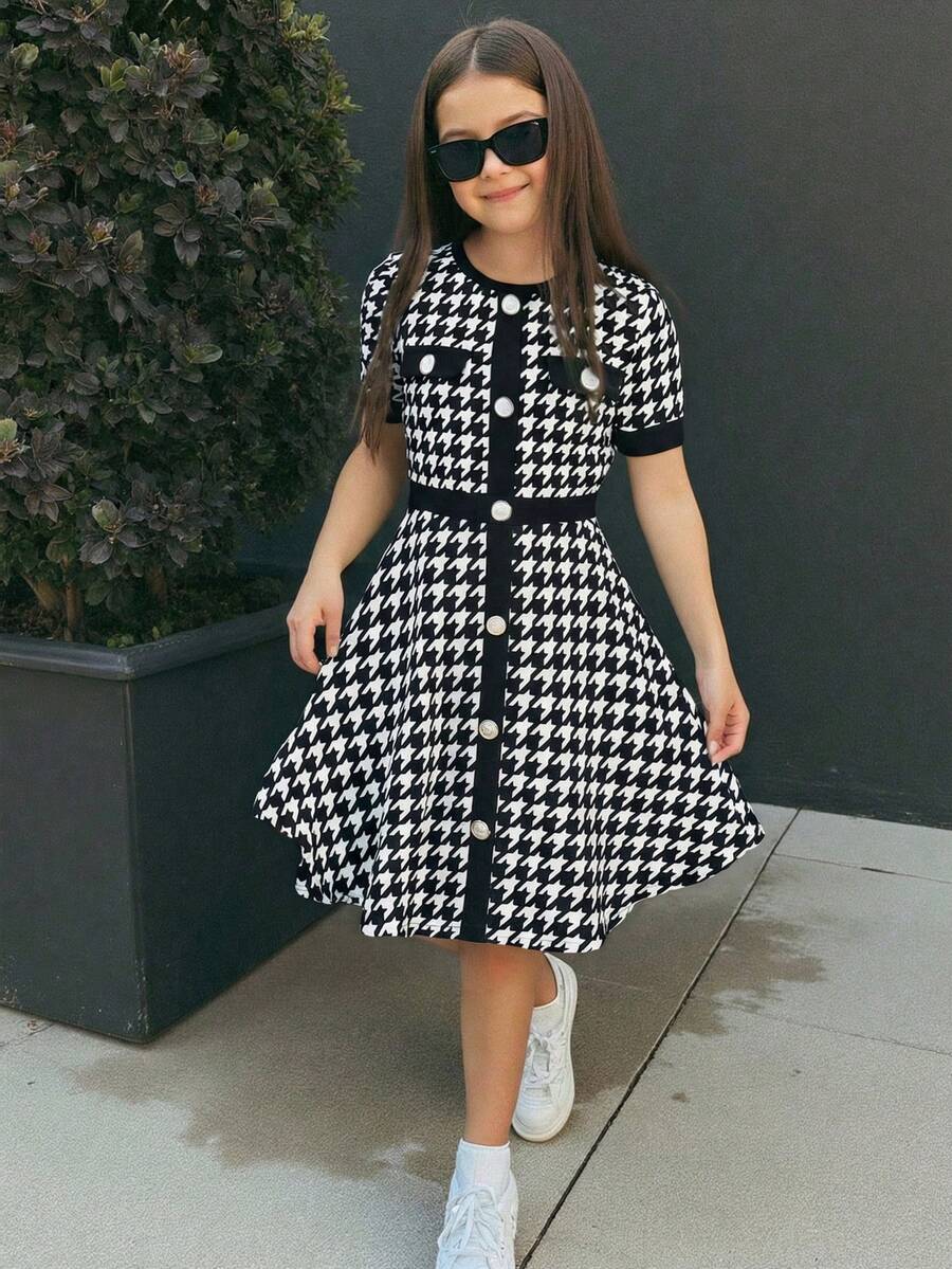 SHEIN Gaun Rajut Kasual Modis Serbaguna untuk Anak Perempuan Remaja, Motif Patchwork Huruf dan Logo, dengan Ikat Pinggang, Cocok untuk Akhir Pekan, Jalan-jalan Santai, dan Kembali ke Sekolah. - Khaki - View 1