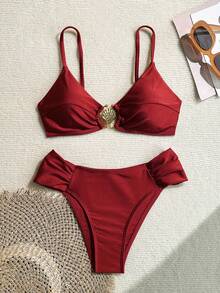 Swim Basics Bộ bikini dây mảnh xếp ly hở lưng gợi cảm trang trí kim loại thuần chay cho kỳ nghỉ xuân dành cho nữ, đồ bơi mùa hè dành cho nữ - Màu Đỏ Sâu - Xem 3