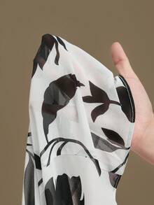 Ontre 2026春夏新款女式梭织面料褶皱印花宽松高领系带连衣裙，适合情人节、婚礼季、独立日、都市时尚、简约通勤风。 - 白色 - 查看 9