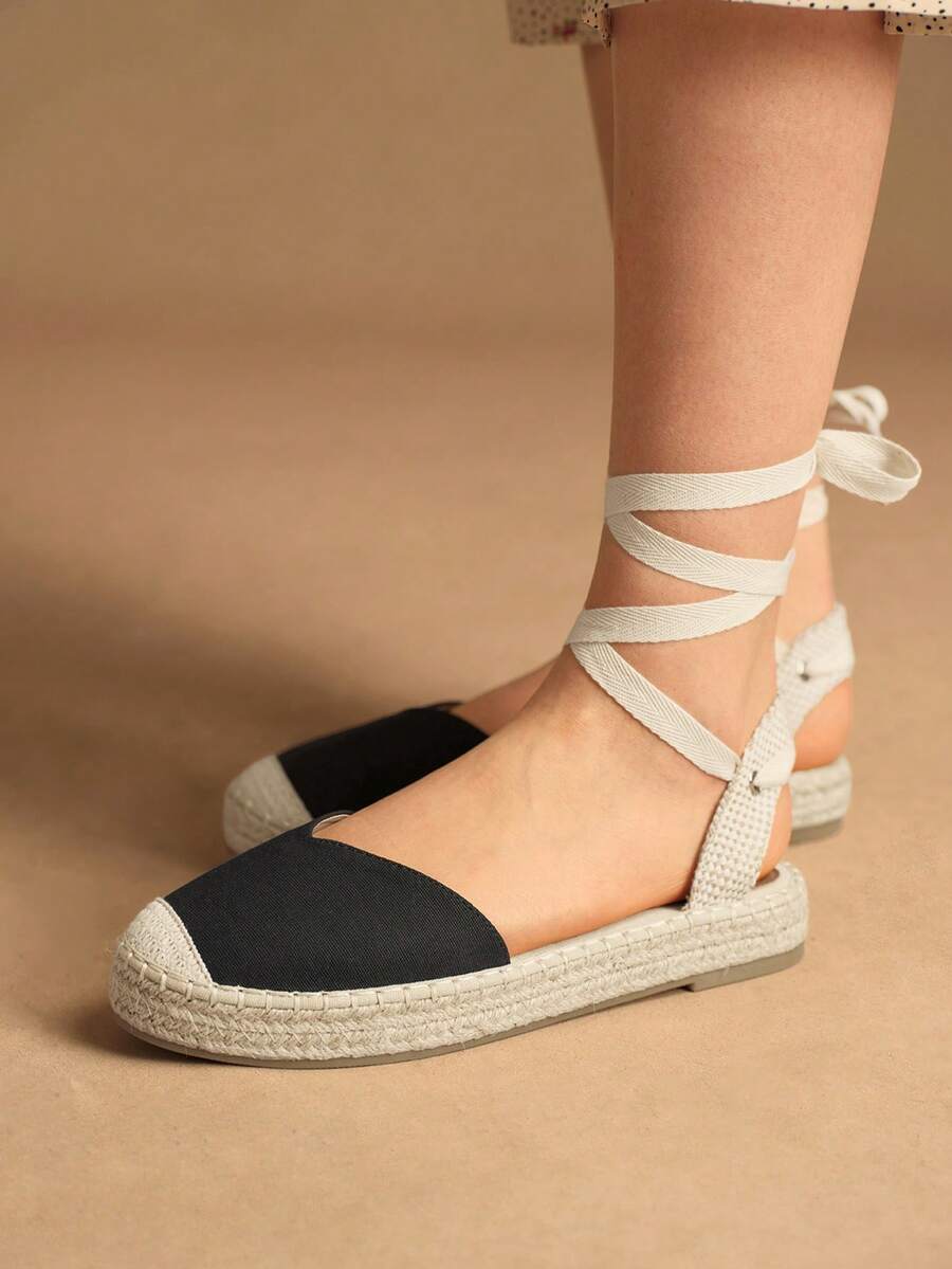 Rosivie 女士平底镂空系带草编凉鞋，波西米亚风格，适合度假、日常穿着、约会、海滩、旅行、休闲场合 - 黑色 - 查看 1