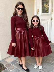 SHEIN 1 chiếc váy dệt kim cổ tròn tay dài có viền hoa thêu gân cho bé gái, ngọt ngào và nữ tính, mùa thu - Màu Đỏ Sâu - Xem 1