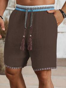 Manfinity RSRT Quần short nam phong cách bohemian cổ điển, thích hợp mặc hàng ngày đi biển, được làm từ chất liệu giả lanh có họa tiết và dây đai, có thắt lưng co giãn, hoàn hảo cho kỳ nghỉ ở bãi biển Hawaii, các lễ hội âm nhạc và mặc hàng ngày, cũng là một món quà tuyệt vời cho bạn trai hoặc chồng của bạn. Quần short nam mùa hè có dây rút và tua rua, trang phục mùa hè cho nam, quần short nam, vải lanh mùa hè - màu nâu - Xem 5