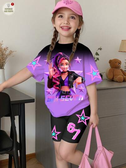 SHEIN 2件套少女休闲时尚彩色韩流女团字母星星印花可爱动漫韩流图案圆领短袖T恤和短裤套装，适合夏季、外出、度假、演唱会等场合。