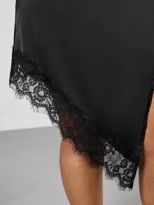 SHEIN PETITE CURVE Gonna di moda con vita alta, orlo asimmetrico e pizzo a contrasto per taglie forti - nero - Visualizzare 5