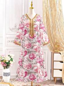 SHEIN 1 chiếc váy hồng thanh lịch in họa tiết hoa hồng cho bé gái tuổi teen, thích hợp cho mùa xuân/hè, áo Abaya cầu nguyện, thoải mái dễ chịu, trang phục thường ngày, phong cách nghỉ dưỡng, áo Kaftan kín đáo, áo Jalabiya cho trẻ em, bộ áo len hồng và quần cùng màu, quà tặng Hồi giáo, bé gái Hồi giáo dễ thương, thoải mái dễ chịu, phong cách nghỉ dưỡng, thích hợp cho các buổi đi chơi, trang phục thường ngày, các dịp tiệc tùng, bộ trang phục cho bé gái, trang phục truyền thống Ả Rập, phong cách mùa hè mới. - Nhiều màu - Xem 6