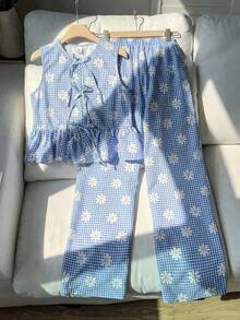 SHEIN Tween Girl Spring/Summer Casual Minimalist Fresh Woven Daisy Plaid Print Round Neck Sleeveless Bow Ruffle Hem Tank Top And Wide Leg Pants Set, Blue & White Plaid Set - Blue - View 2