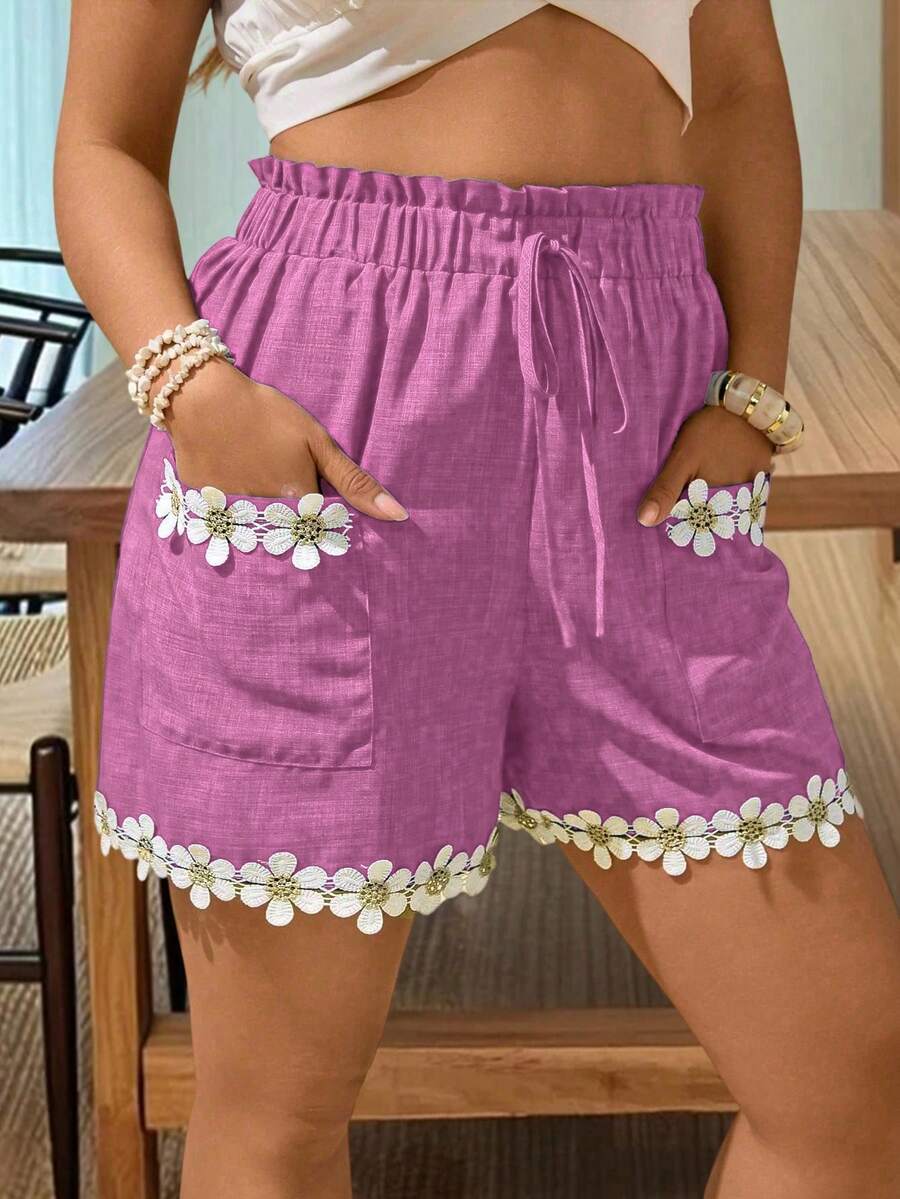 SHEIN Clasi 大码仿牛仔布梭织面料，雏菊花边装饰，宽松阔腿，松紧腰带，抽绳设计，真口袋，休闲短裤，适合外出、通勤、聚会、约会 - 藕粉色 - 查看 1
