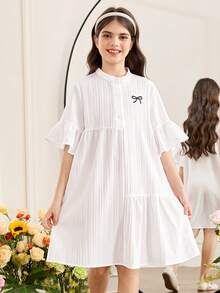 SHEIN Đầm sơ mi trắng dáng suông, cổ bẻ, tay lửng, dài đến đầu gối, kiểu babydoll, phối nhiều mảnh vải, chất liệu dệt họa tiết, xếp ly, điểm nhấn là nơ thêu kiểu cổ điển, dành cho bé gái. - trắng - Xem 6