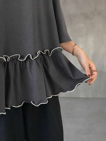 FRIFUL Women's Loose Casual T-Shirt With Round Neck, Dropped Shoulders And Ruffle Hem