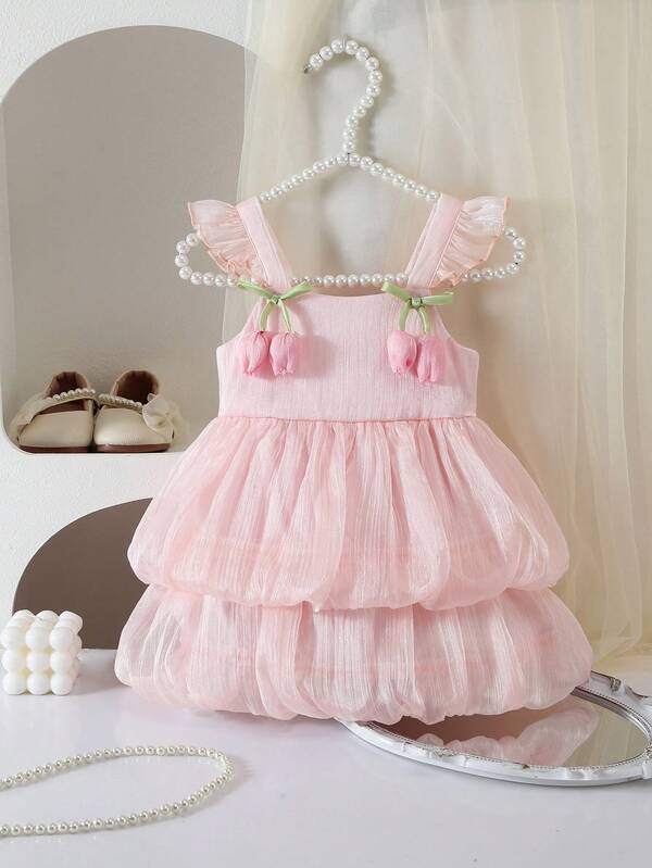 SHEIN This Single-Piece Cute Baby Girl Sleeveless Dress With 3D Flowers Is A Casual, Simple, And Adorable Piece Suitable For Birthday Parties, Evening Parties, Performances, Weddings, Baptisms, School Ceremonies, Everyday Wear, School, Outings, And Autumn/Winter Seasons.