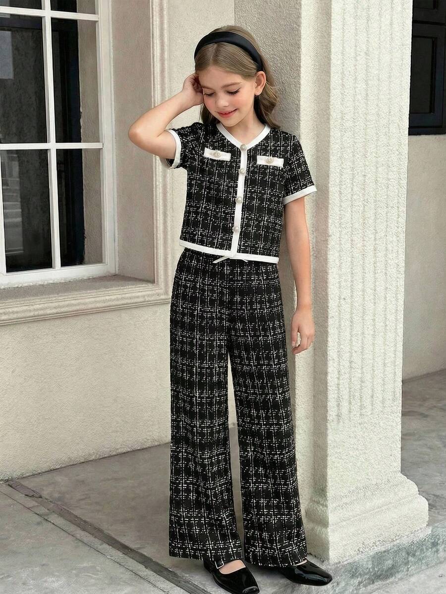 SHEIN Bộ đồ 2 món cho bé gái tuổi teen, vừa phong cách thường ngày vừa trang trọng, thanh lịch cho mùa tựu trường. Áo sơ mi kẻ caro đen trắng phối cúc ngọc trai và quần ống đứng phối màu. - màu đen - Xem 1