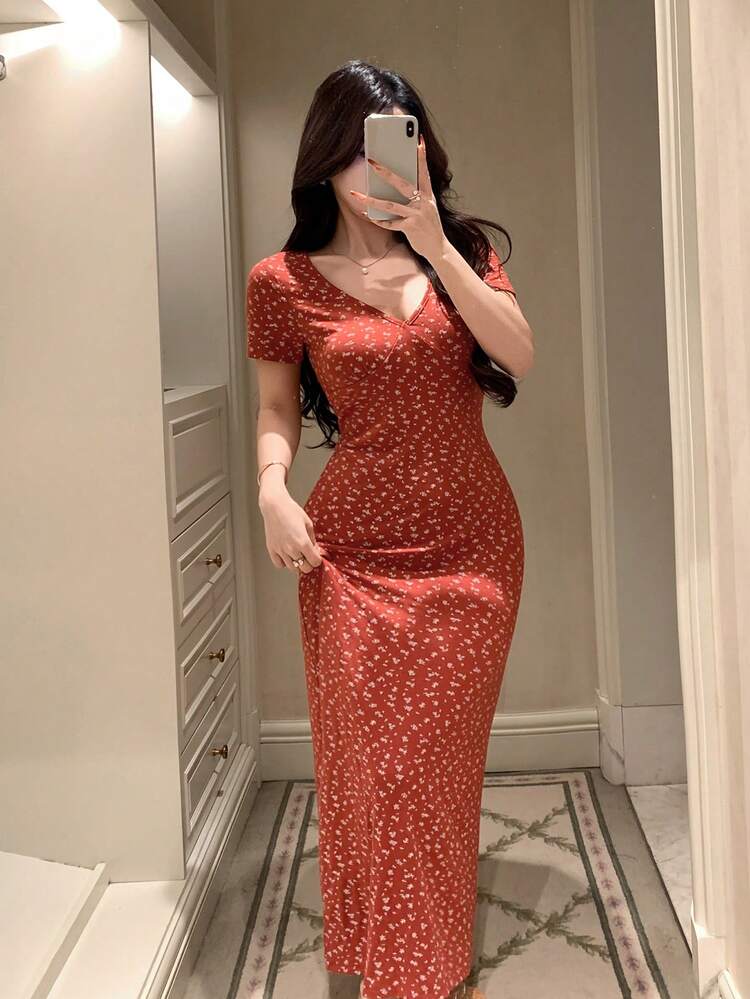 V-Neck Ditsy Floral Fitted Short Sleeve Summer Nightgown Dress For Women