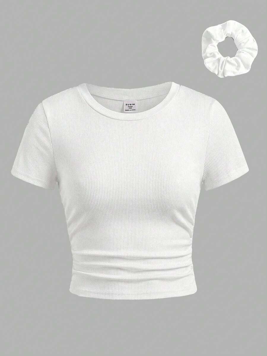 Girlism Conjunto de top de manga corta de cuello redondo ajustado de punto acanalado blanco con fruncido lateral y accesorio de coletero para niña preadolescente, minimalista y versátil - Blanco - Ver 1