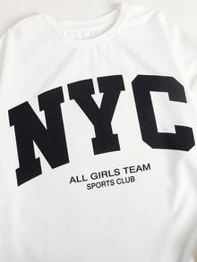SHEIN Bộ 2 món màu đen trắng dành cho nữ tuổi teen, gồm áo thun cổ tròn dáng ngắn in chữ tiếng Anh và quần ống rộng. - Đen và trắng - Xem 7