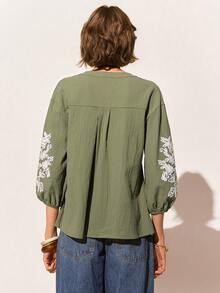 Poéselle 女士休闲花卉刺绣前扣翻领棉质衬衫，可爱夏季上衣，外出上衣，优雅，适合度假、海滩、夏季穿着，日常、办公和休闲场合皆宜，春夏波西米亚灯笼袖绿色衬衫 - 綠色 - 查看 8