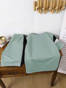 SHEIN Little Byeori 两件套男童休闲运动时尚舒适百搭柔软拼接撞色印花短袖圆领T恤和松紧腰短裤套装，适合秋季、春季、夏季穿着，适合日常穿着、户外玩耍、上学、街头风、派对和休闲场合。 - 薄荷綠 - 查看 7