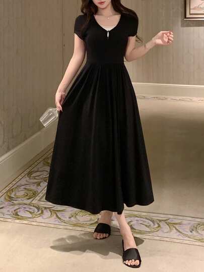 DAZY Robe longue minimaliste en tricot 2 en 1 avec patchwork de dentelle à la taille, vêtement d'intérieur pour femmes