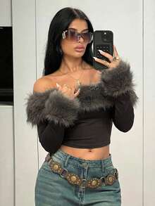 SHEIN ICON Camiseta de manga larga con hombros descubiertos, con adorno de piel sintética, de corte ajustado para mujer - Marrón - Ver 2