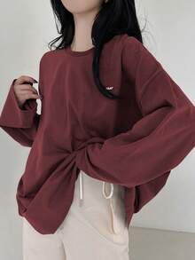 DAZY 女士圣诞红色字母印花宽松圆领T恤，百搭，适合春秋、中国新年等场合。 - 酒紅色 - 查看 6