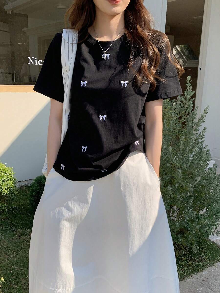 DAZY 女士蝴蝶结印花圆领短袖休闲百搭T恤 - 黑色 - 查看 1