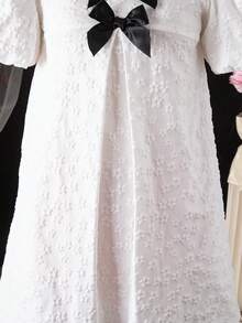 少女优雅花朵泡泡袖蝴蝶结撞色宽松娃娃裙，适合派对、聚会、婚礼季等场合 - 白色 - 查看 5