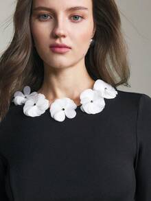 Ontre 2026春夏女士黑色舒适亲肤柔软弹力修身衬衫，前片褶裥设计，装饰领口，单色点缀，优雅婚礼宾客装扮，简约浪漫法式风情，商务休闲、办公室穿着皆宜，打造精致都市风格。情人节特别设计，高端优雅复古邮轮婚礼宾客礼服。优雅女装 - 黑與白 - 查看 3