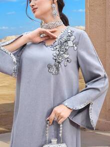 Al Najma New Embroidered V-Neck Loose Comfortable Casual Everyday Versatile Party & Holiday Dress - Blue - View 3