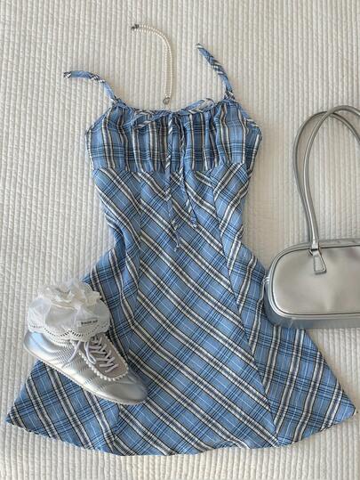 Comfortcana Đầm dáng chữ A thắt nơ eo kẻ caro xanh trắng cỡ lớn, thích hợp cho kỳ nghỉ xuân/hè.