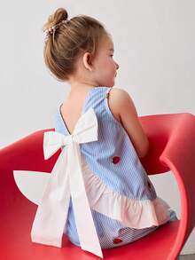 Maija Kids Bộ đồ thường ngày cho bé gái, gồm áo tank top và quần dài kẻ sọc xanh trắng thêu hình dâu tây. - Xanh và trắng - Xem 7