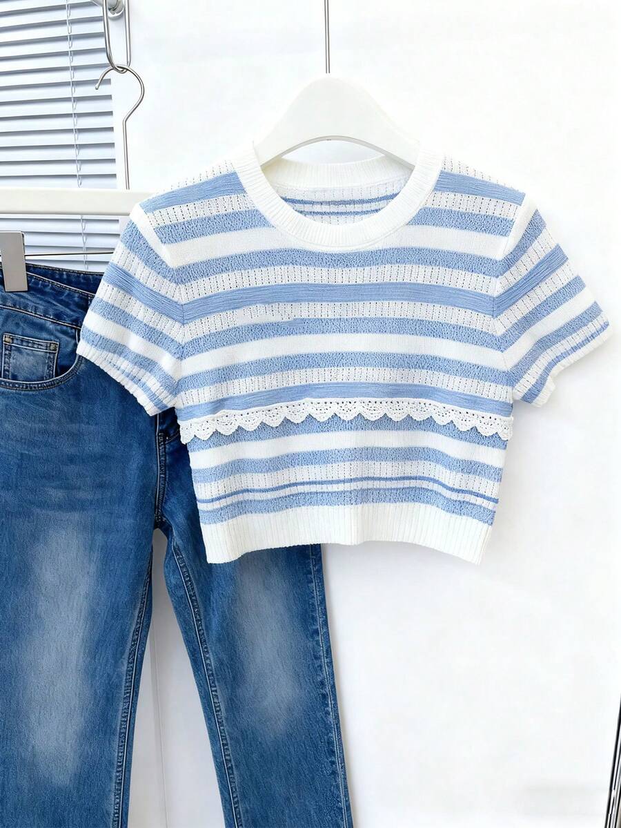 Lyxana 时尚百搭镂空条纹女士针织上衣 - 藍白色 - 查看 1