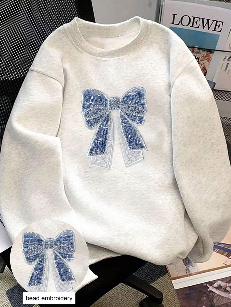 Resyla 大尺碼丹寧效果刺繡串珠蝴蝶結圓領運動衫 - 淺灰色 - 查看 1
