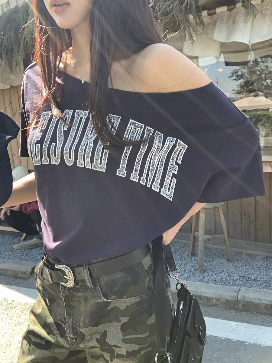 DAZY Women's Oblique Shoulder English Letter Print Short Sleeve T-Shirt - Blue - View 1