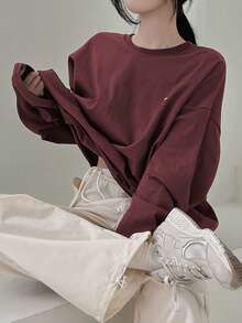 DAZY 女士圣诞红色字母印花宽松圆领T恤，百搭，适合春秋、中国新年等场合。 - 酒紅色 - 查看 4