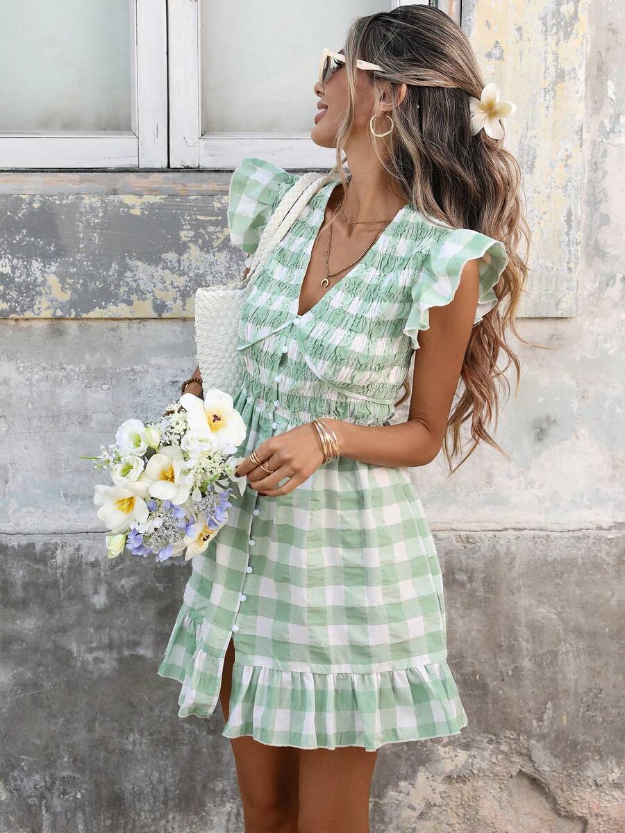 SHEIN PariChic 夏日约会/街头风绿白格纹V领连衣裙 - 荷叶袖、褶皱腰身、荷叶边下摆，甜美清新度假风连衣裙 - 彩色 - 查看 1