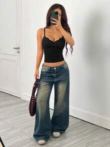 SHEIN PETITE 蕾絲飾邊 Y2K 吊帶上衣：適合聖誕節、情人節和跨年約會。蕾絲飾邊黑色女款上衣，夜店風深領可愛款，適合嬌小女性 - 黑色 - 查看 7