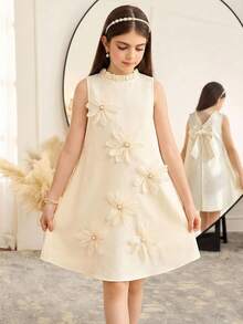 SHEIN 少女休闲优雅荷叶边领3D立体花朵装饰蝴蝶结后背纽扣无袖纯色连衣裙，法式连衣裙，香槟色连衣裙，适合婚礼、派对等场合