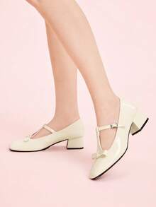 CUCCOO DOLLMOD 复古T字玛丽珍女鞋，展现女性气质，优雅蝴蝶结高跟鞋，方头法式漆皮鞋 - 米色 - 查看 3