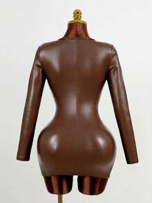 Mistrie 这是一款新款性感连衣裙，圆领长袖设计，侧开衩，松紧腰带，搭配吸睛的猫跟鞋。这款迷你连衣裙适合女士街头时尚，是夜店、酒吧和音乐节的理想之选。 - 棕色 - 查看 2