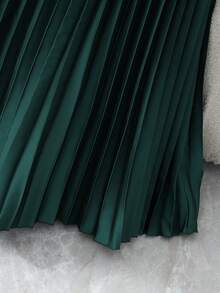 GlowEve CURVE 大码女士优雅纯色褶裥下摆仿珍珠装饰吊带裙 - 綠色 - 查看 5