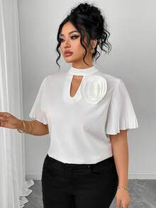SHEIN Elenzya 大码女式梭织常规早春优雅约会/通勤碎花半袖褶皱白色衬衫 - 白色 - 查看 1