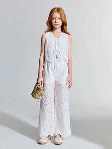 Maija Kids Maija Kids Bộ trang phục thường ngày cho bé gái tuổi teen: áo hai dây trắng thêu họa tiết và quần ống rộng. - trắng - Xem 5