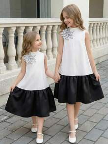 SHEIN Tween Girl Elegant 3D Floral Decor Black And White Summer Dress, Formal Wedding Guest Ruffle Hem Sleeveless A-Line Midi Party Wear Dress For Tween Girl - Black and White - View 2