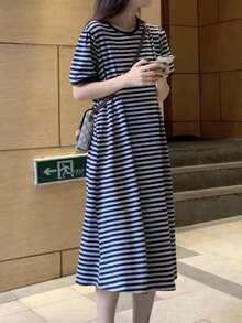 Dama de mediana edad lianyi Vestido de verano de mujer de estilo sencillo, manga corta, a rayas, suelto tipo camiseta, que favorece la figura y combina con todo - Azul Marino - Ver 7
