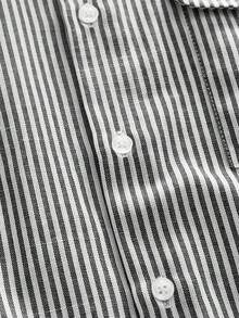 GENTILAND 男士休闲梭织口袋字母刺绣宽松短袖衬衫，日常必备衣橱单品，百搭基础款，可随意搭配，休闲百搭，优质纹理面料，工装衬衫，男士短款衬衫，男士灰色短袖衬衫，日式衬衫，男士宽松衬衫 - 黑與白 - 查看 5